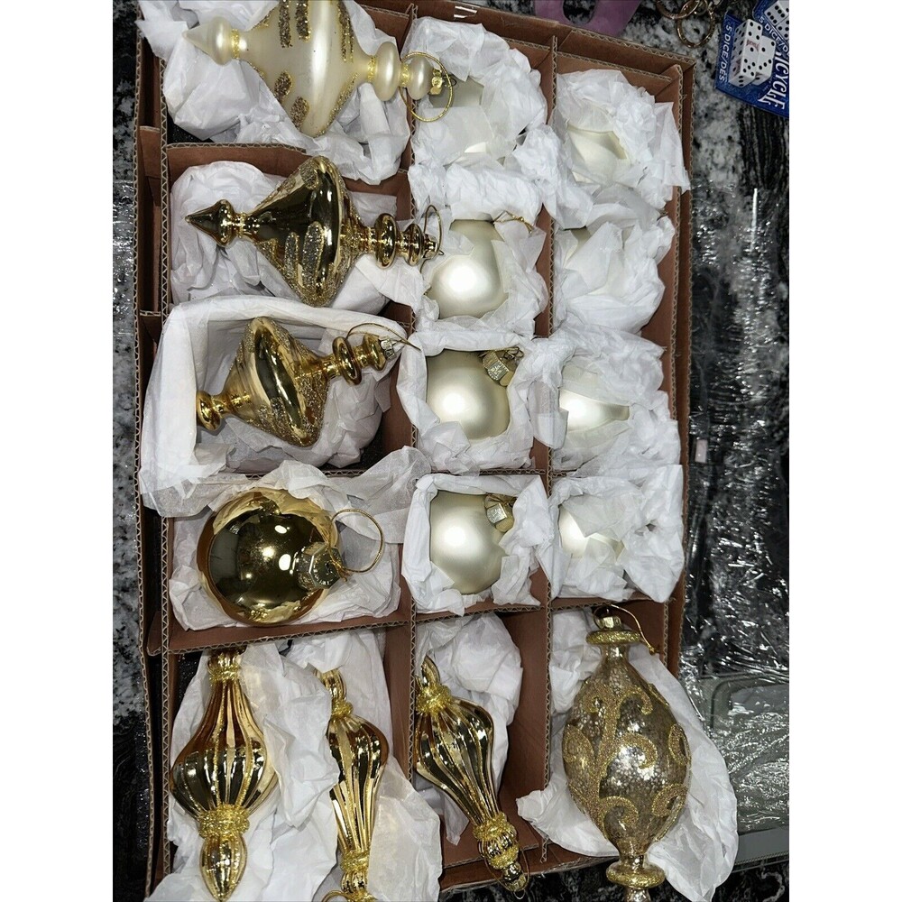 BALSAM HILL BILTMORE CHRISTMAS TREE ORNAMENTS SET  16 PCS  - LOT B